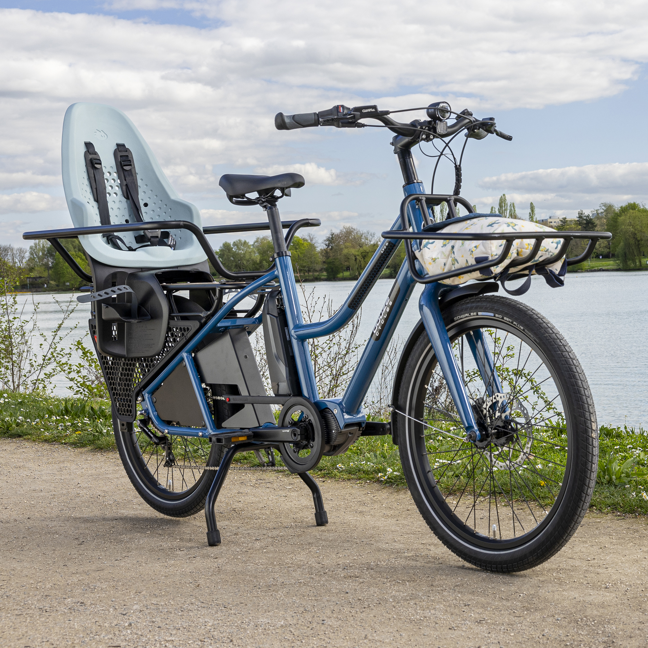 Photo d’un vélo cargo longtail LT2 S Douze Cycles pour transporter des enfants.